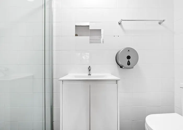 Queen Room Private Bathroom