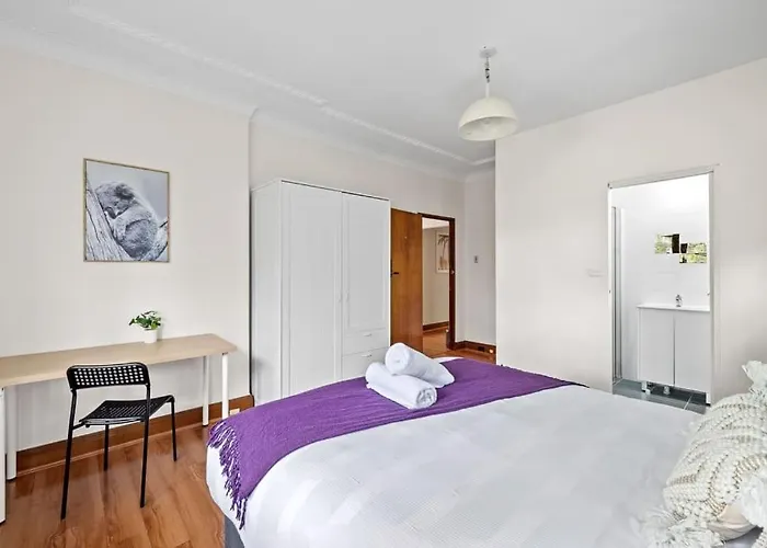 Queen Room Private Bathroom