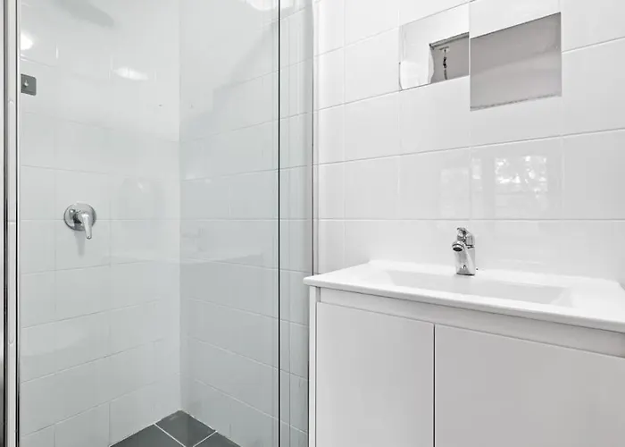 Queen Room Private Bathroom